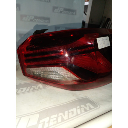 Lanterna Lado Direito Chevrolet Ônix Sedan LS C-69 Ano 2020 2021 2022 - Usado