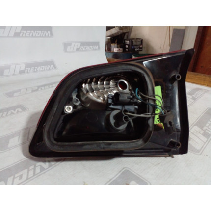 Lanterna Lado Esquerdo Fiat Palio Weekend Tampa Traseira Fi-07 Ano 2012 2013 2014 2015 2016 2017 2018 - Usado