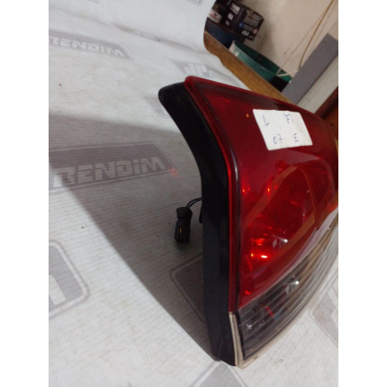 Lanterna Lado Esquerdo Fiat Palio Weekend Tampa Traseira Fi-07 Ano 2012 2013 2014 2015 2016 2017 2018 - Usado