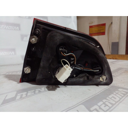Lanterna Lado Esquerdo Fiat Grand Siena Porta Malas Fi-30 Ano 2014 2015 2016 2017 - Usado