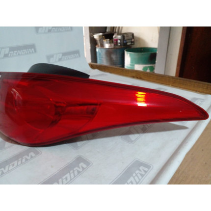 Lanterna Lado Direito Hyundai Elantra Hy-06 Ano 2014 2015 2016 - Usado