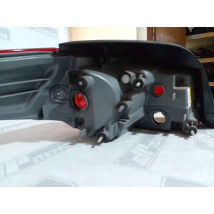 Lanterna Lado Direito Hyundai Elantra Hy-06 Ano 2014 2015 2016 - Usado