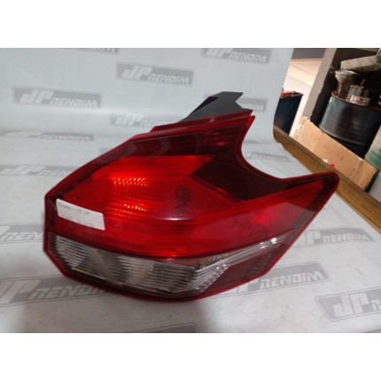 Lanterna Lado Direito Nissan Kicks N-02 Ano 2017 2018 2019 - Usado