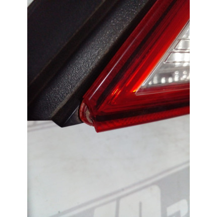 Lanterna Lado Direito Nissan Versa N-08 Ano 2011 2012 2013 2014 2015 2016 2017 2018 2019 - Usado