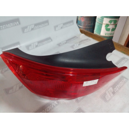 Lanterna Lado Direito Peugeot 308 Hatchback P-03 Ano 2011 2012 2013 2014 2015 2016 - Usado
