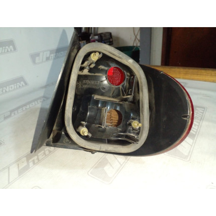 Lanterna Lado Esquerdo Renault Megane Re-04 Ano 1999 2000 2001 2002 - Usado