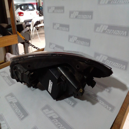 Farol Direito VW Gol-Saveiro-Voyage Máscara Negra Vw-50 Ano 2017 2018 2019 2020 2021 2022 - Usado