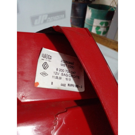 Lanterna Lado Direito Renault Symbol Re-11 Ano 2008 2009 2010 2011 2012 2013 - Usado