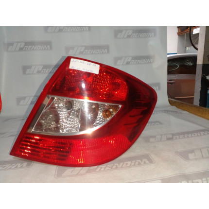 Lanterna Lado Direito Renault Symbol Re-11 Ano 2008 2009 2010 2011 2012 2013 - Usado