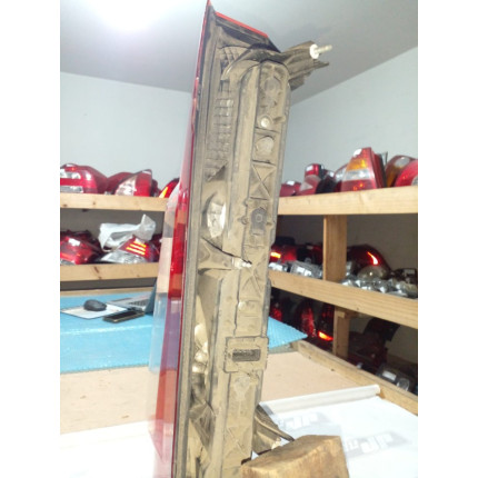 Lanterna Lado Direito Renault Master Re-28 Ano 2012 2013 2014 2015 2016 2017 a 2022 - Usado