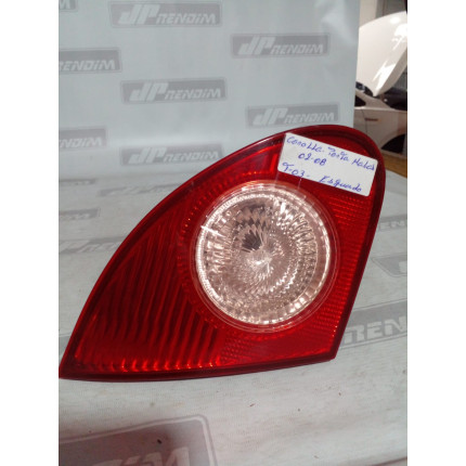 Lanterna Lado Esquerdo Toyota Corolla Porta Malas T-03 Ano 2002 2003 2004 2005 2006 2004 2008 - Usada