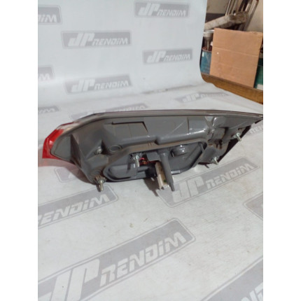 Lanterna Lado Esquerdo Toyota Corolla Porta Malas T-05 Ano 2015 2016 2017 - Usado