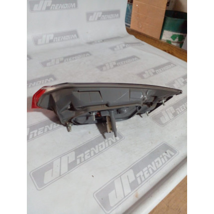 Lanterna Lado Esquerdo Toyota Corolla Porta Malas T-05 Ano 2015 2016 2017 - Usado