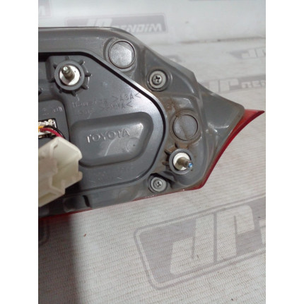 Lanterna Lado Direito Toyota Corolla Porta Malas T-06 Ano 2015 2016 2017 - Usado