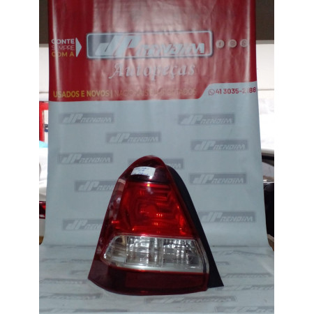 Lanterna Lado Esquerdo Toyota Etios Sedan T-08 Ano 2013 2014 2015 2016 2017 2018 - Usado