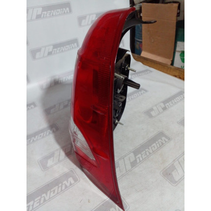 Lanterna Lado Direito Toyota Etios Sedan T-09 Ano 2013 2014 2015 2016 2017 2018 - Usado