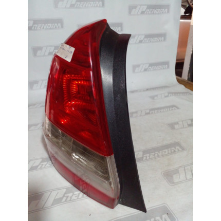 Lanterna Lado Esquerdo Toyota Etios Sedan T-16 Ano 2013 2014 2015 2016 2017 - Usado