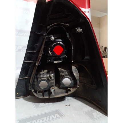 Lanterna Lado Esquerdo Toyota Etios Sedan T-18 Ano 2013 2014 2015 2016 2017 - Usado