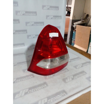 Lanterna Lado Esquerdo Toyota Etios Sedan T-18 Ano 2013 2014 2015 2016 2017 - Usado