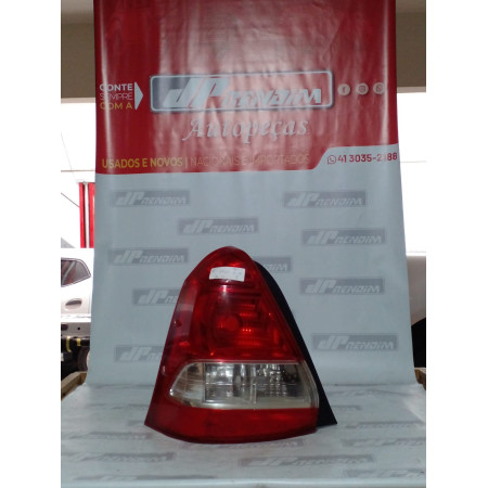 Lanterna Lado Esquerdo Toyota Etios Sedan T-18 Ano 2013 2014 2015 2016 2017 - Usado
