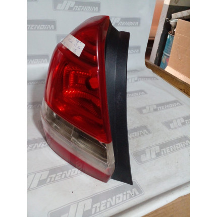 Lanterna Lado Esquerdo Toyota Etios Sedan T-18 Ano 2013 2014 2015 2016 2017 - Usado