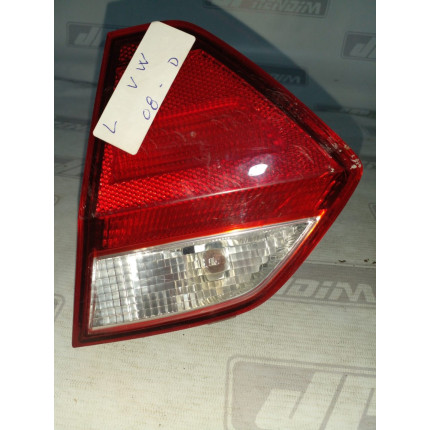 Lanterna Lado Direito VW Voyage Tampa Traseira Vw-08 Ano 2013 2014 2015 2016 2017 - Usado