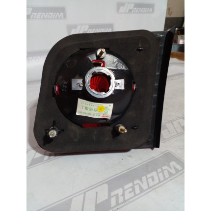 Lanterna Lado Esquerdo VW Polo Sedan Porta Malas Vw-20 Ano 2007 2008 2009 2010 2011 2012 - Usado