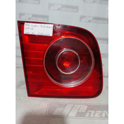 Lanterna Lado Esquerdo VW Polo Sedan Porta Malas Vw-20 Ano 2007 2008 2009 2010 2011 2012 - Usado