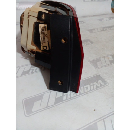 Lanterna Lado Direito VW Voyage Vw-24 Ano 2013 2014 2015 2016 - Usado