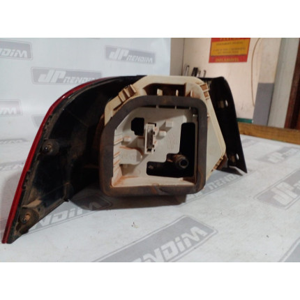 Lanterna Lado Direito VW Voyage Vw-24 Ano 2013 2014 2015 2016 - Usado