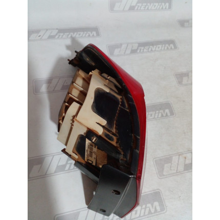 Lanterna Lado Direito VW Voyage Vw-24 Ano 2013 2014 2015 2016 - Usado