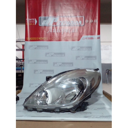 Farol Esquerdo Nissan Versa N-12 Ano 2011 2012 2013 2014 - Usado