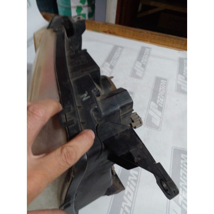 Farol Direito Nissan Frontier N-09 Ano 2003 2004 2005 2006 2007 - Usado