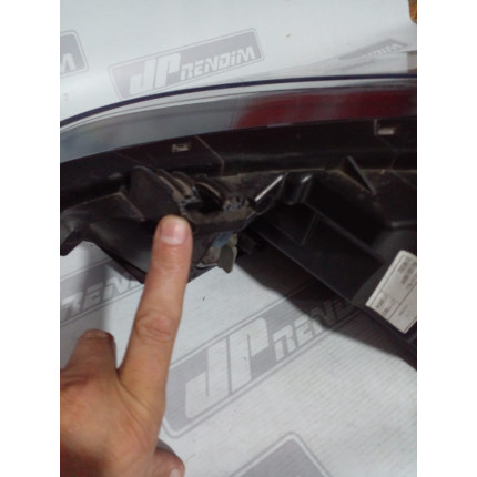 Farol Direito Hyundai HB20 Máscara Negra Hy-04 Ano 2013 2014 2015 2016 2017 2018 2019 - Usado