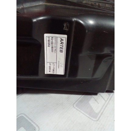 Farol Direito Hyundai HB20 Máscara Negra Hy-04 Ano 2013 2014 2015 2016 2017 2018 2019 - Usado