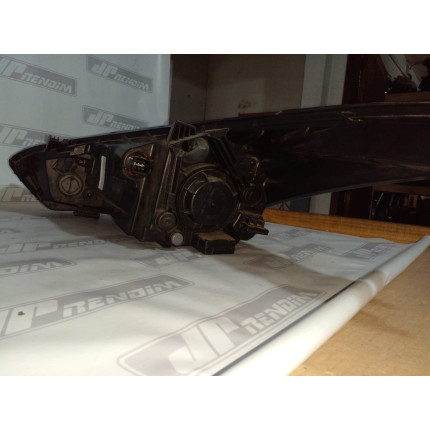 Farol Direito Hyundai HB20 Máscara Negra Hy-04 Ano 2013 2014 2015 2016 2017 2018 2019 - Usado