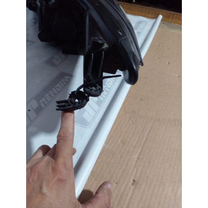 Farol Direito Hyundai HB20 Máscara Negra Hy-04 Ano 2013 2014 2015 2016 2017 2018 2019 - Usado