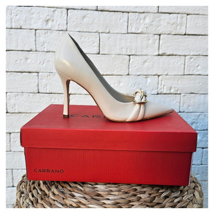 Scarpin Off White Carrano