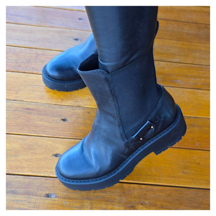 Coturno Total Black Schutz