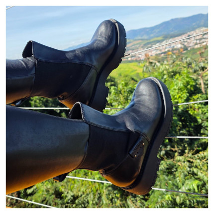 Coturno Total Black Schutz