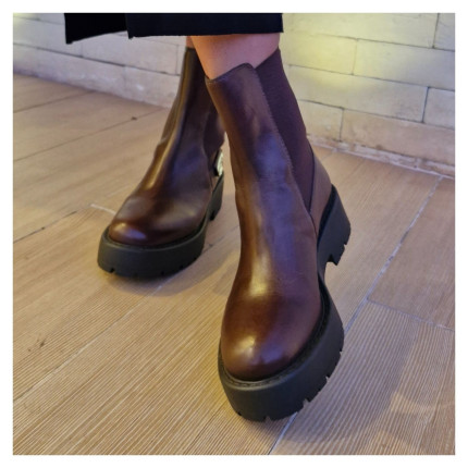 Coturno Chelsea Schutz