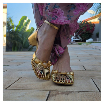 Sandália Ferrucci Fios Dourados