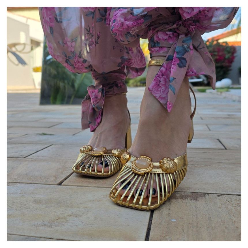 Sandália Ferrucci Fios Dourados