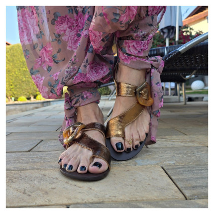 Rasteira Ferrucci Fivela Acrílico