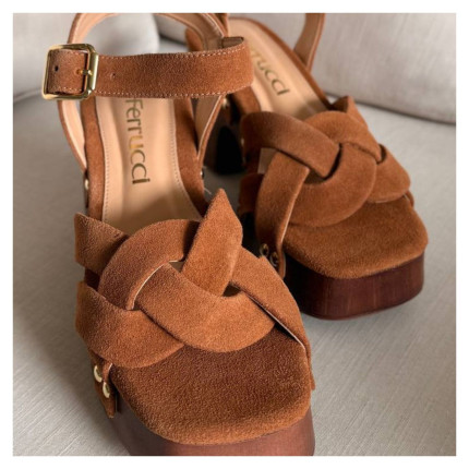 Sandália Plataforma Ferrucci