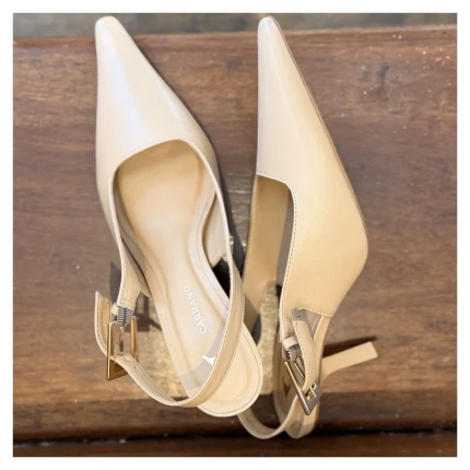 Scarpin Bege Carrano