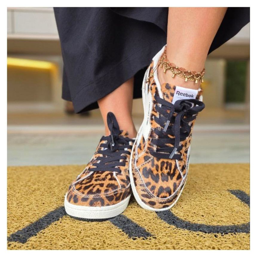 Tênis Reebok + Schutz Onça