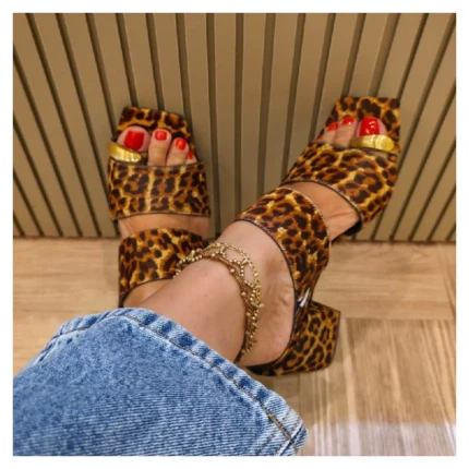 Tamanco Animal Print Parô