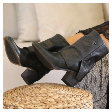 Bota Bordada Perlatto