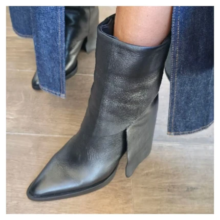 Bota Klaus Pâmela